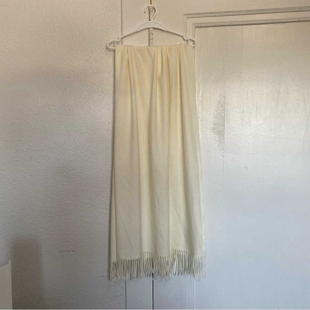 Toteme crème Wool Fringe Scarf - Picture 3 of 5